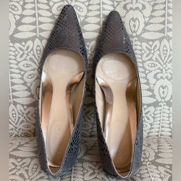 Sexy Calvin Klein heels in blue/copper snakeskin print leather & a touch of foil - Picture 9 of 16